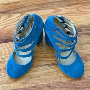 B.P. Blue suede high heels, size 4